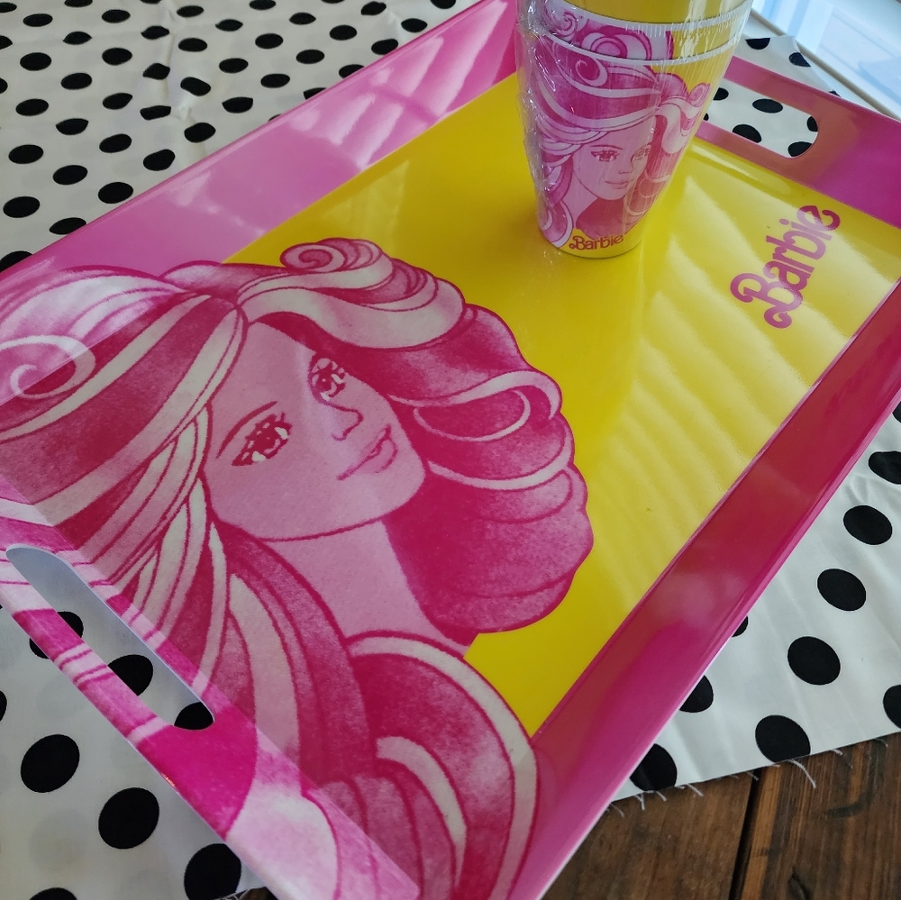 Barbie  Serving tray and cups   New  2010